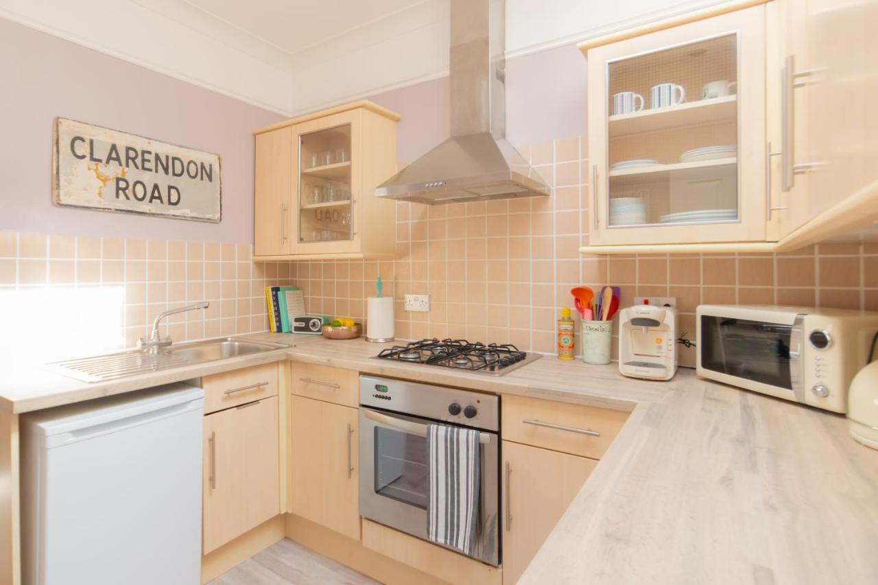 Spacious Split Level Flat In Great Location Портсмът Екстериор снимка